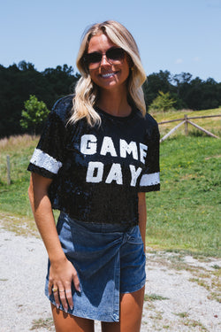 Game Day Outfit  Gameday outfit, Black denim outfit, Outfits