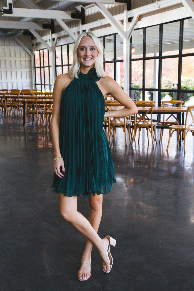 Baylee Sleeveless Pleated Dress, Green – North & Main Clothing Company