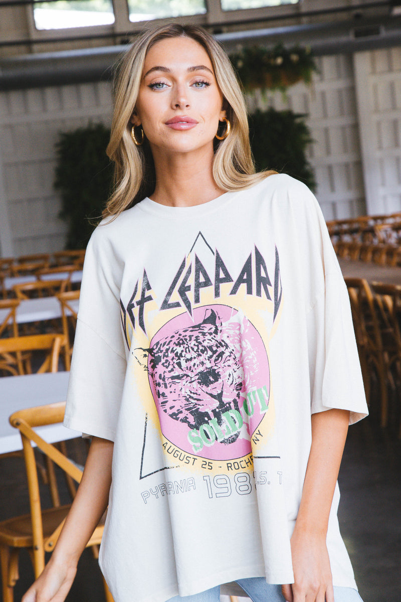 Def Leppard Sold Out 1983 Tee, Dirty White | Daydreamer