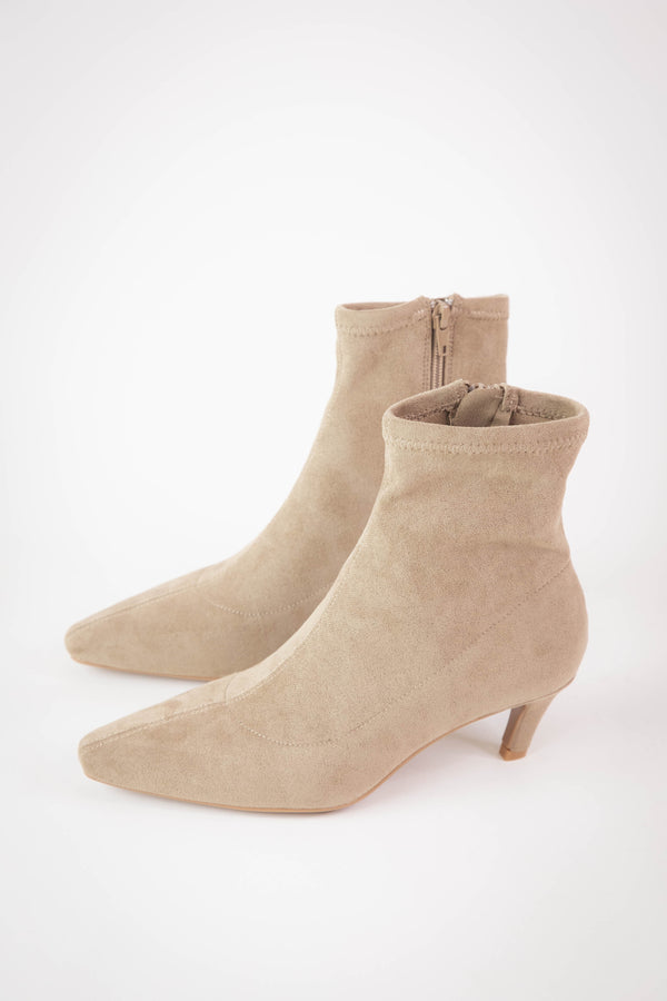 Lean Suede Kitten Heel Bootie, Oat