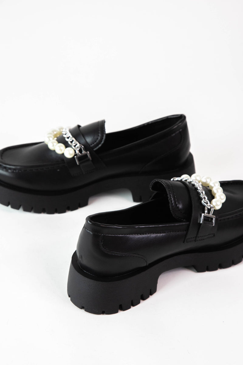 Hutch Chain & Pearl Loafer, Black