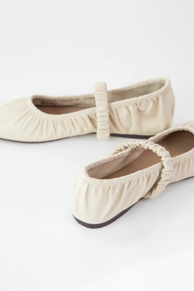 Avery Smooth Mary Jane Ballet Flat, Cream | Chinese Laundry