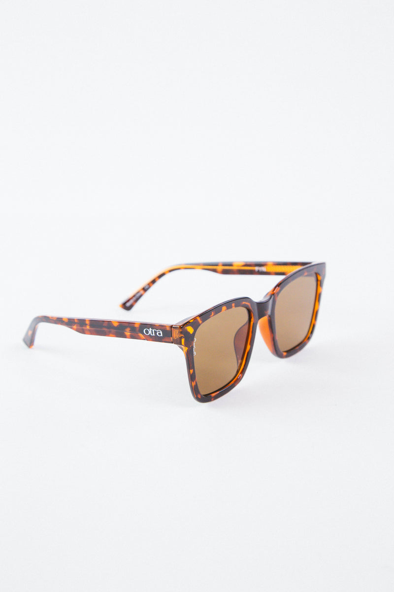 Fyn Oversized Frame Sunglasses, Tort/Brown | Otra