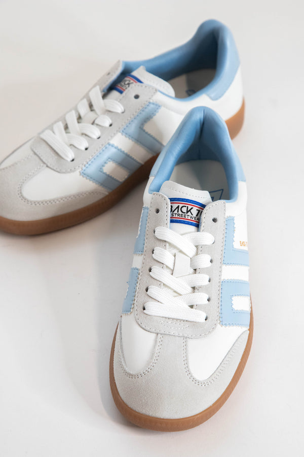 Cloud Vintage Style Sneaker, Light Blue | Back 70