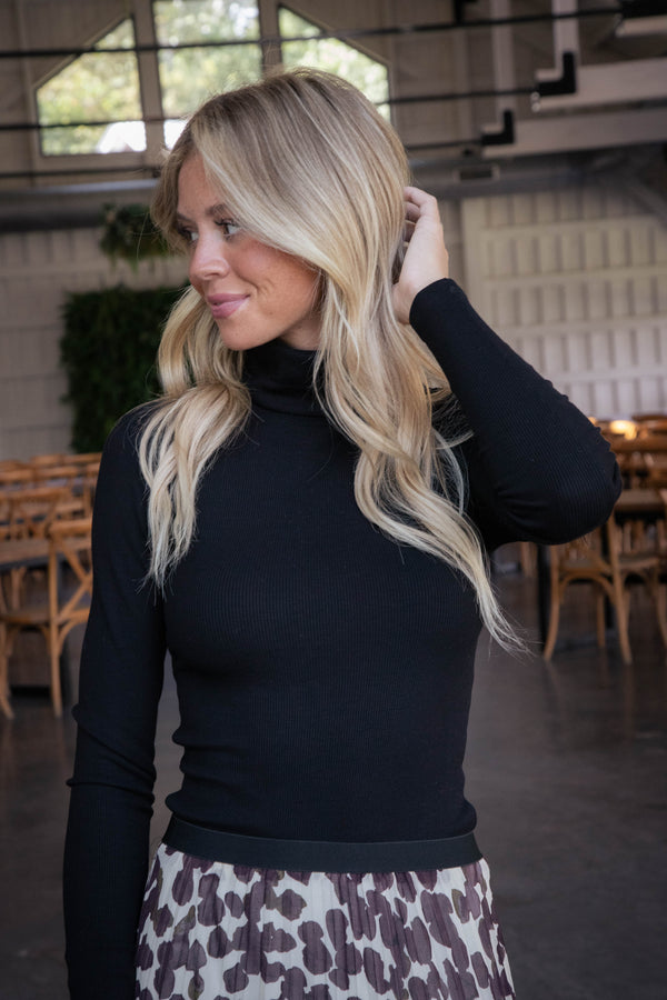 Andi Essential Turtleneck, Black | Sanctuary