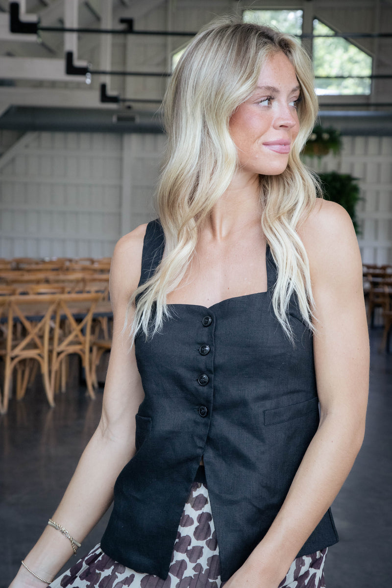 Akira Sleeveless Linen Vest, Black