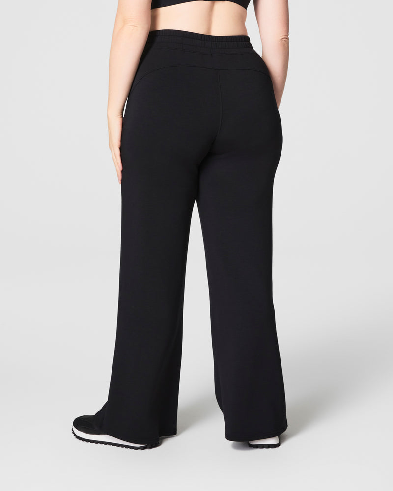 Airessentials Wide Leg Pant, Very Black | SPANX