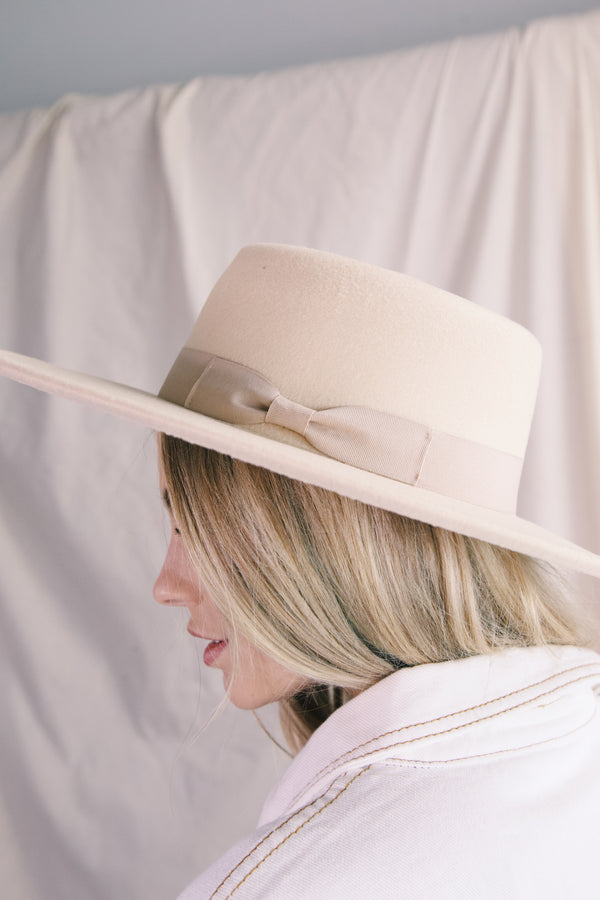 Weslyn Panama Bow Hat, Cream